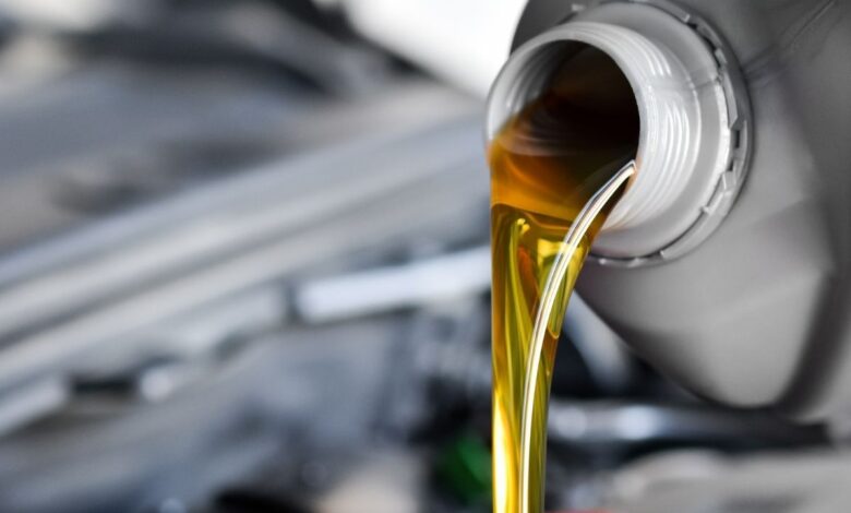 Synthetic vs Conventional Oil: Which Is Better for Modern Engines?